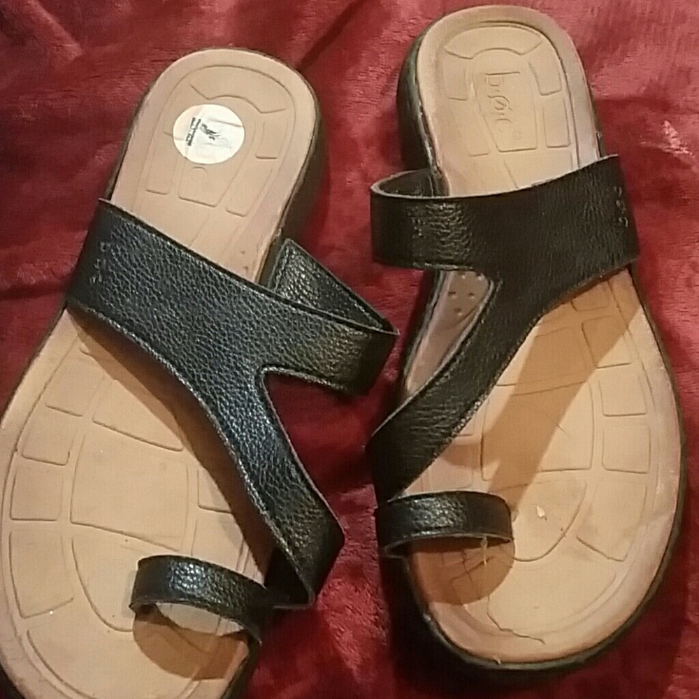 Woman's  sandels